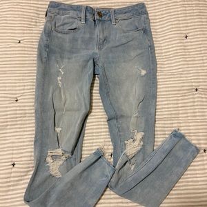 🌼 Stretch X4 AEO Distressed Jegging